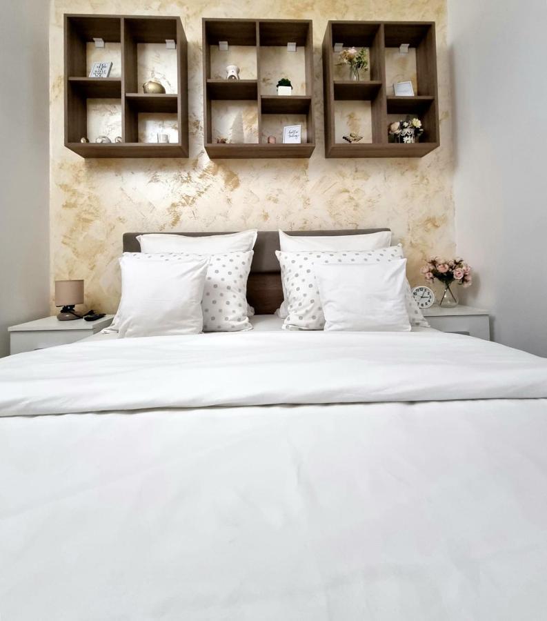 Ra Apartment - Ared ออราแด ภายนอก รูปภาพ