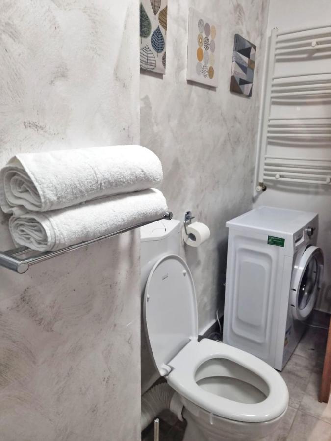 Ra Apartment - Ared ออราแด ภายนอก รูปภาพ