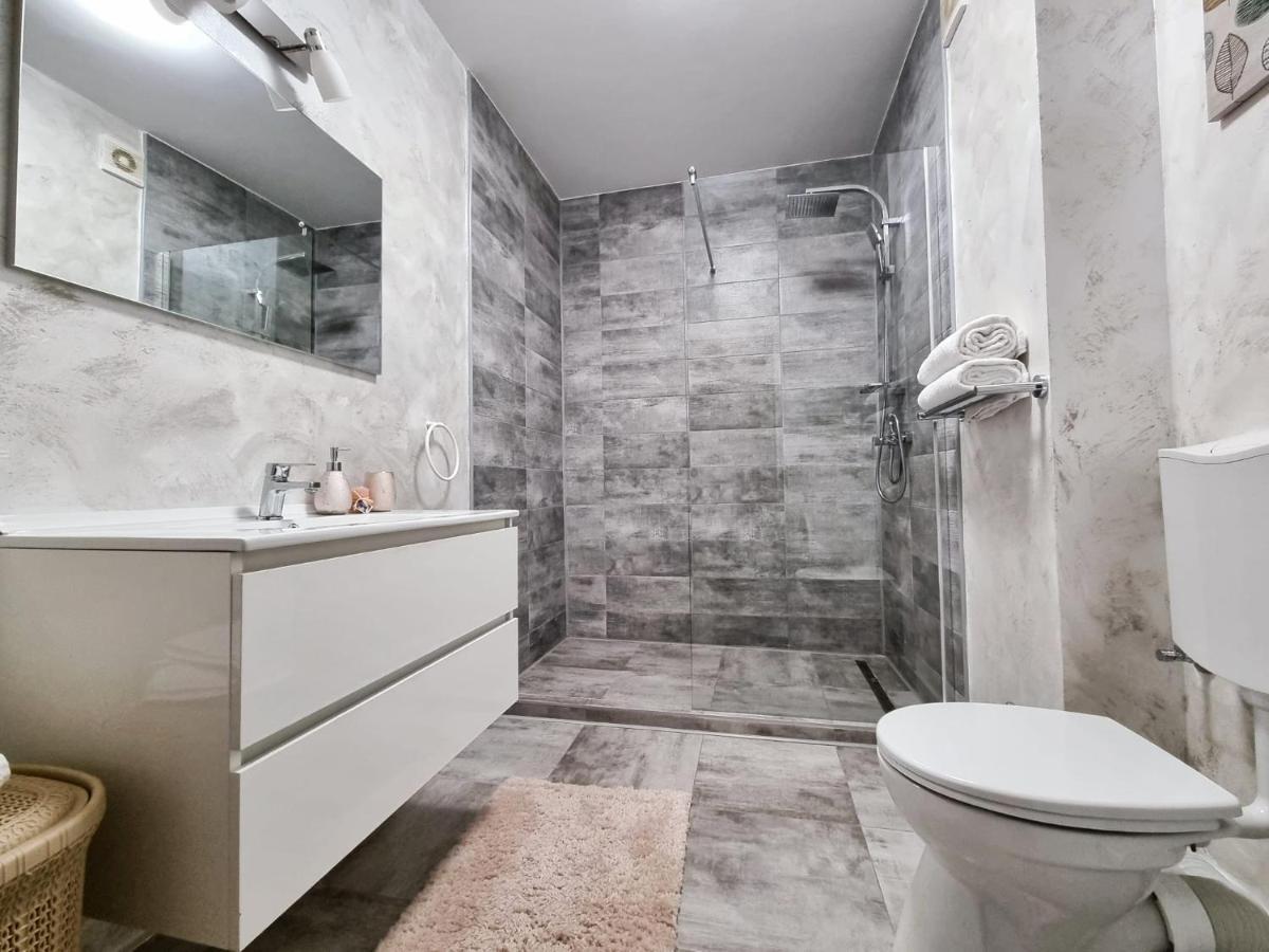 Ra Apartment - Ared ออราแด ภายนอก รูปภาพ